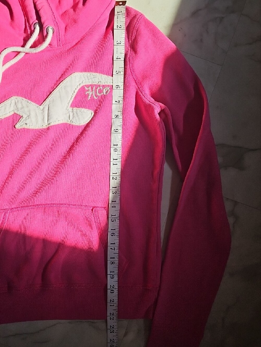 Hollister Bright Pink Logo Pullover Hoodie - Picture 4 of 6